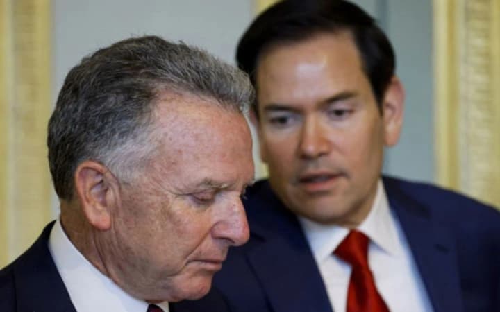 poslannik-trampa-i-gossekretar-ssha-pribili-v-zhenevu-dlya-obsuzhdeniya-mirnogo-plana-smi