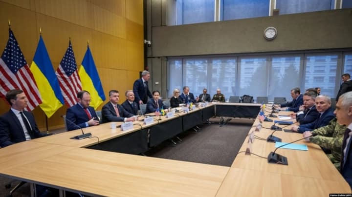 iz-proekta-mirnogo-plana-ssha-izyali-punkt-o-dollar100-mlrd-zamorozhennikh-rossiiskikh-aktivov-bloomberg