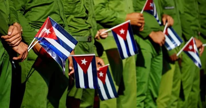 v-rossii-massovo-shtrafuyut-kak-nelegalov-kubintsev-voyuyushchikh-protiv-ukraini-na-storone-rf-rossmi