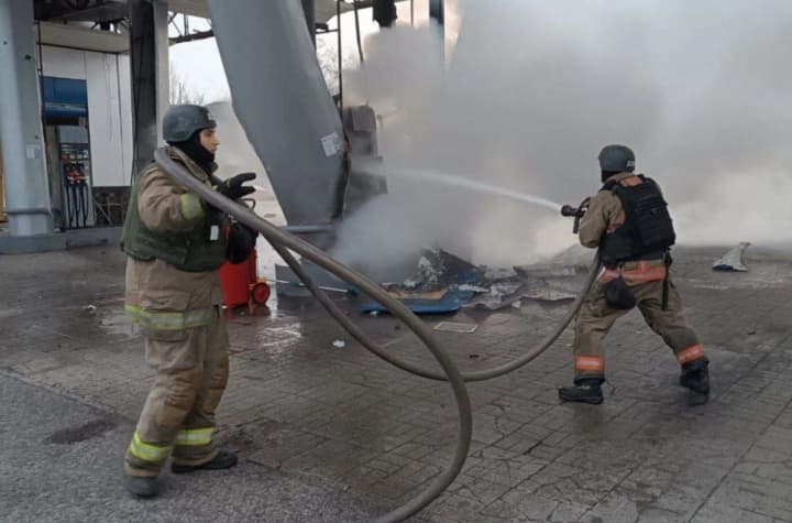 russian-drone-attack-on-dnipro-woman-and-child-injured-building-and-power-grids-damaged