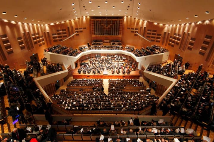 u-niderlandakh-skasuvaly-kontsert-pianistky-leonskoi-yaka-vystupala-iz-proputinskymy-muzykantamy