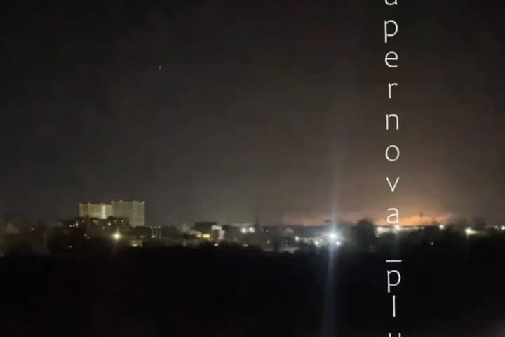 v-rf-soobshchili-o-nochnoi-atake-dronov-pod-udarom-novokuibishevskii-npz