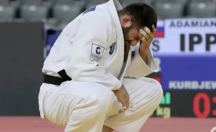 mezhdunarodnaya-federatsiya-dzyudo-razreshila-sportsmenam-iz-rf-snova-vistupat-pod-natsionalnim-flagom