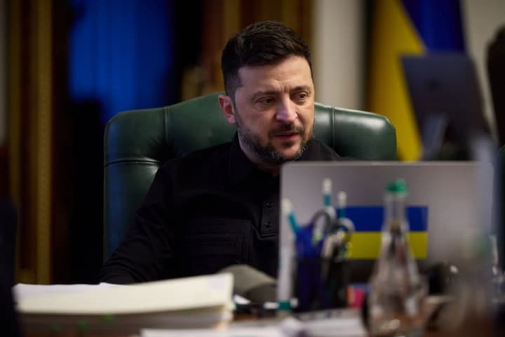 zelenskii-obsudil-s-premerom-niderlandov-oboronnie-potrebnosti-ukraini-i-diplomaticheskuyu-situatsiyu