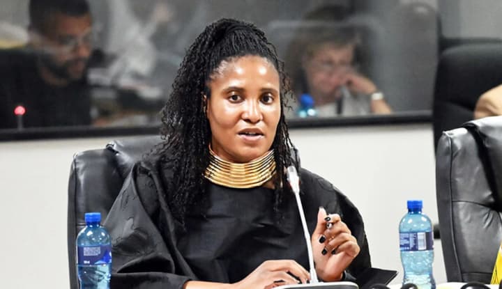 doch-eks-prezidenta-yuar-zumi-ushla-v-otstavku-posle-obvinenii-v-verbovke-muzhchin-dlya-rossiiskoi-armii