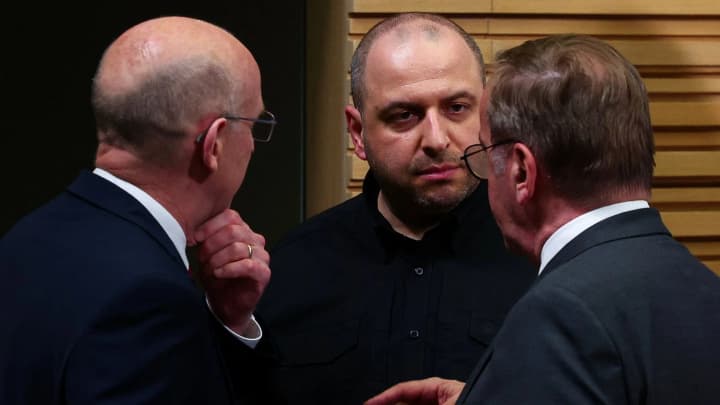 vstrechu-s-poslannikom-trampa-i-amerikanskoi-delegatsiei-vmesto-yermaka-provedet-rustem-umerov-ft