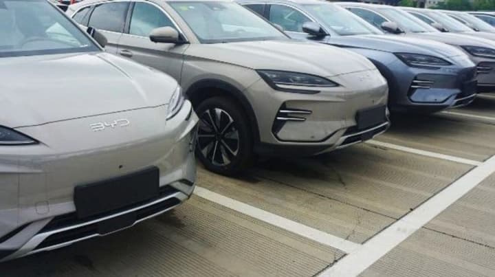 ukraintsi-priobreli-83-tis-novikh-avto-v-noyabre-lidiruet-byd-issledovanie