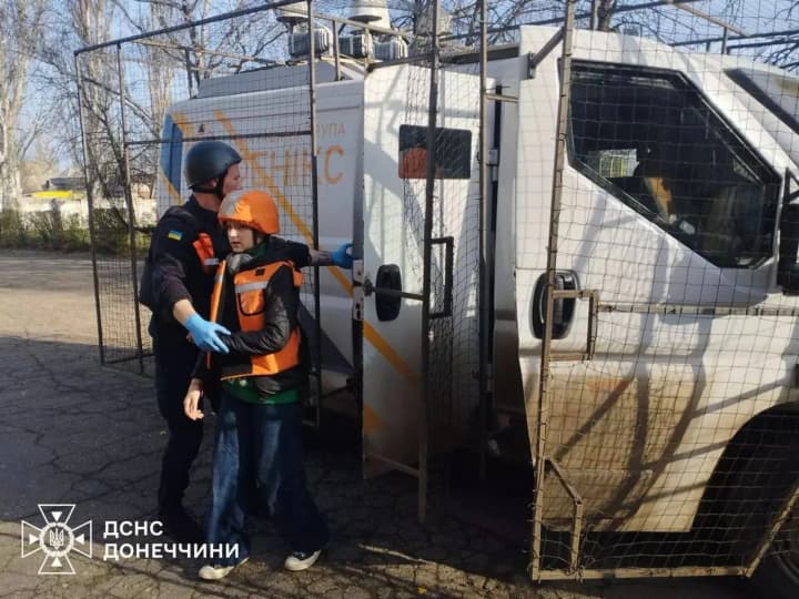 mandatory-evacuation-continues-in-ukraines-frontline-regions-424-children-remain-in-donetsk-oblast