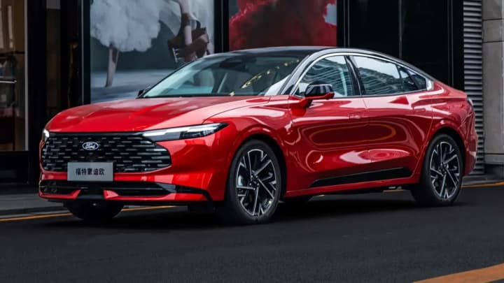 ford-onovyv-sedan-mondeo-dlia-kytaiskoho-rynku