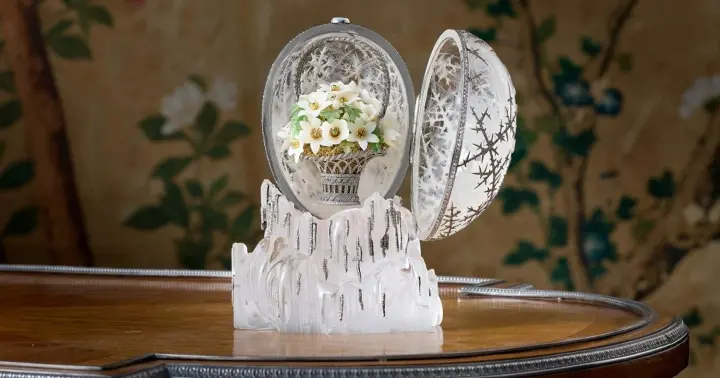 zimnee-yaitso-faberzhe-na-auktsione-christies-prodano-za-rekordnie-dollar302-mln