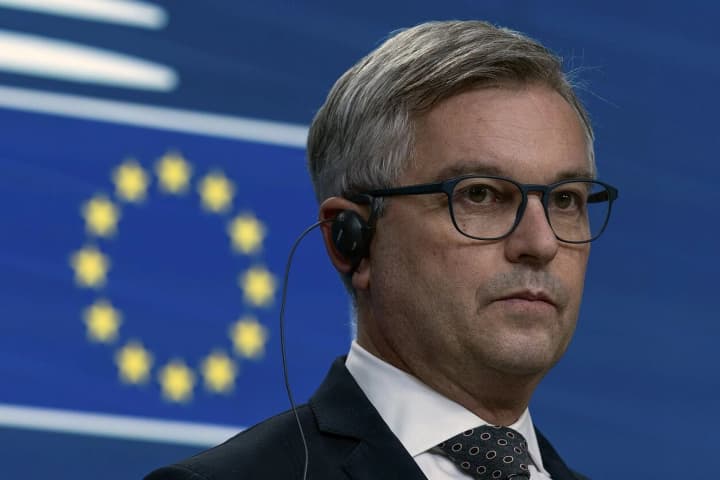 yes-zapuskaet-kosmicheskoe-shpionstvo-protiv-narkobaronov-borba-s-narkotrafikom-cherez-sputniki-i-droni