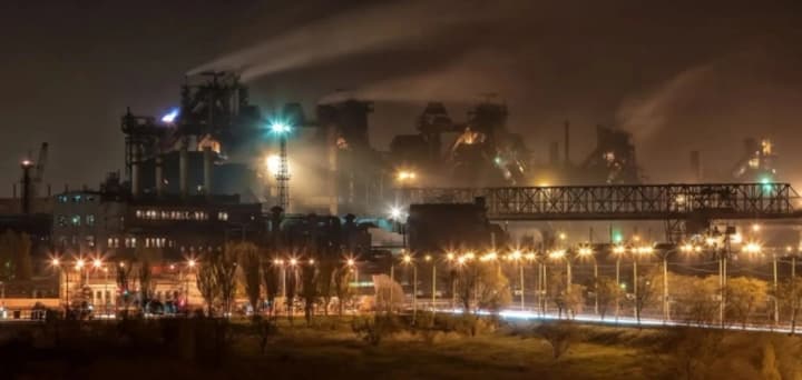 alchevskyi-metalurhiinyi-kombinat-ymovirno-atakuvaly-drony-u-sotsmerezhakh-ziavylos-video