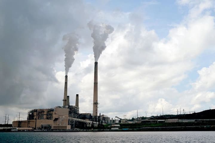 v-ssha-tramp-peredumal-zakrivat-tes-otvorachivayas-ot-vetrovoi-energetiki