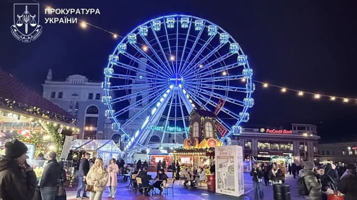 koleso-ohliadu-na-podoli-u-kyievi-prypynylo-robotu-vlasnyk-rozpochav-demontazh-na-vymohu-prokuratury