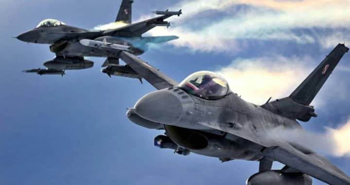 polshcha-pidniala-u-nebo-vynyshchuvachi-cherez-raketnu-rosiisku-ataku-na-ukrainu