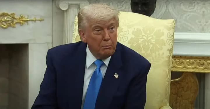 tramp-zaiavyv-pro-detalne-obhovorennia-pytan-pislia-rozmovy-z-putinym