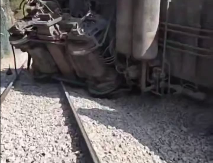 poezd-soshel-s-relsov-v-meksike-13-pogibshikh-i-98-ranenikh