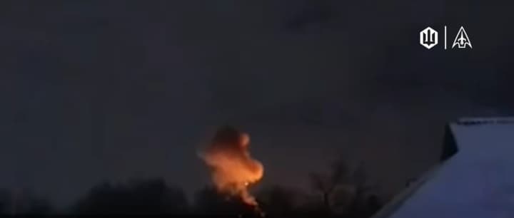 ptakhy-sbs-zavdaly-urazhennia-na-okupovanykh-terytoriiakh-u-tomu-chysli-naftobazi-u-rovenkakh-ta-rls-u-krymu-madiar-pokazav-video