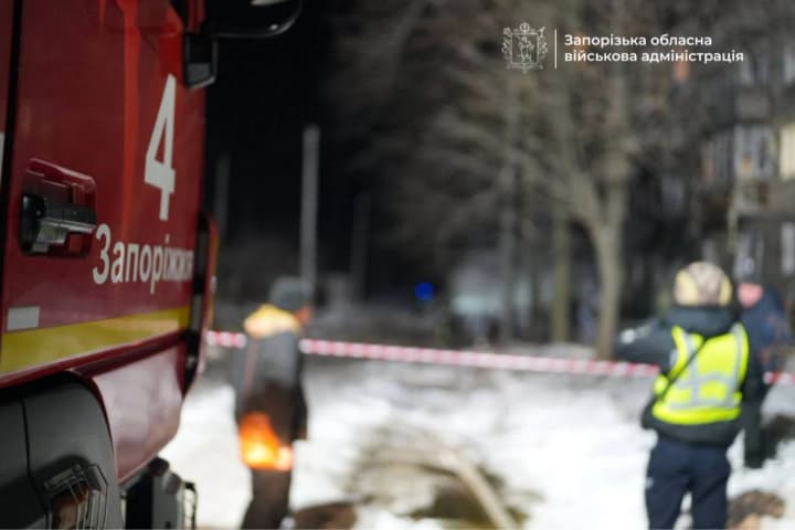 armiia-rf-atakuvala-zaporizhzhia-postrazhdala-bahatopoverkhivka-odna-liudyna-poranena