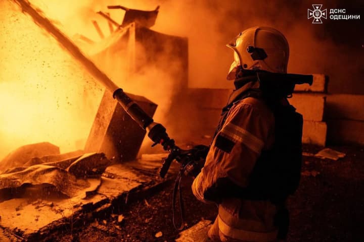 rossiya-atakovala-porti-odesskoi-oblasti-i-zheleznuyu-dorogu-na-volini-i-sumshchine-v-novogodnyuyu-noch-vitse-premer-soobshchil-detali