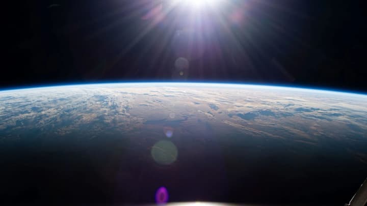iss-published-footage-of-space-sunrises-and-sunsets-in-early-2026