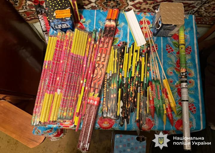 u-vinnytsi-cholovik-1-sichnia-zapuskav-feierverky-popry-zaboronu-politsiia-yoho-znaishla