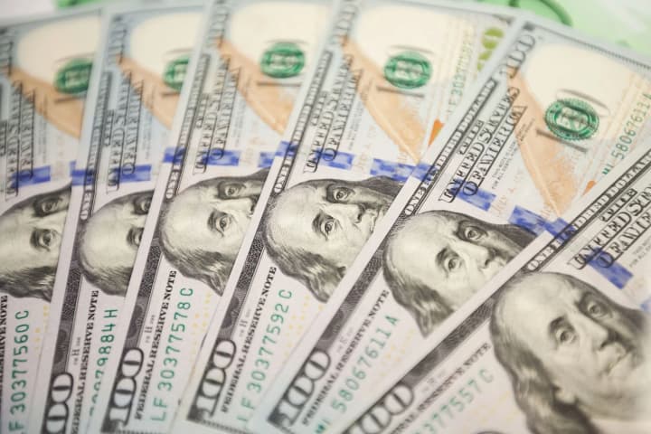dollar-starts-2026-with-slight-gains-after-biggest-annual-drop-in-eight-years