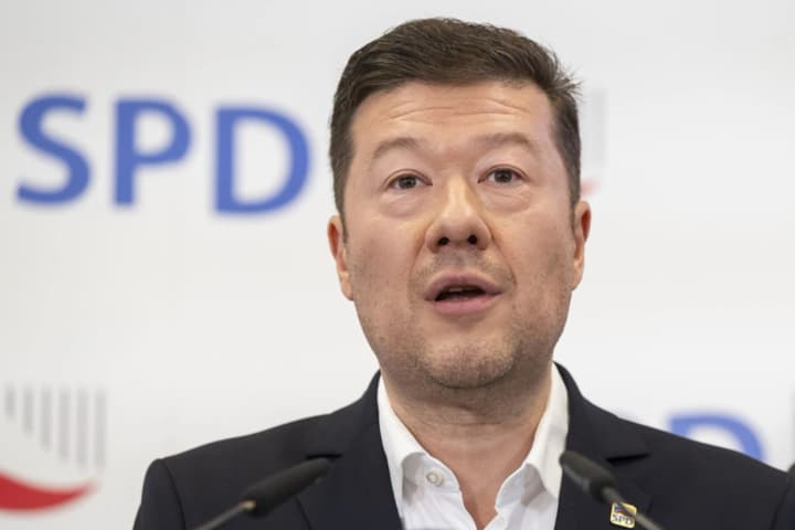 opozytsiia-chekhii-initsiiuie-vidstavku-spikera-parlamentu-cherez-yoho-skandalni-zaiavy-pro-ukrainu