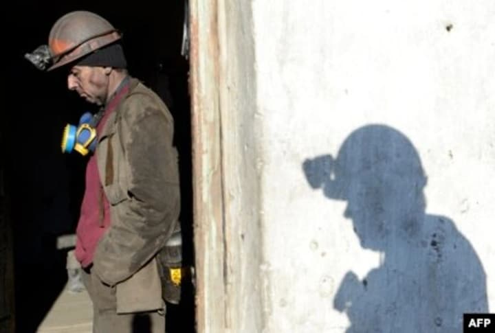 ova-u-lnr-shakhtari-zalyshylysia-bez-zarplat-a-dva-mista-bez-vody