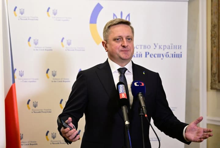 glava-mid-chekhii-vstretilsya-s-poslom-ukraini-posle-skandala-iz-za-zayavleniya-tomio-okamuri