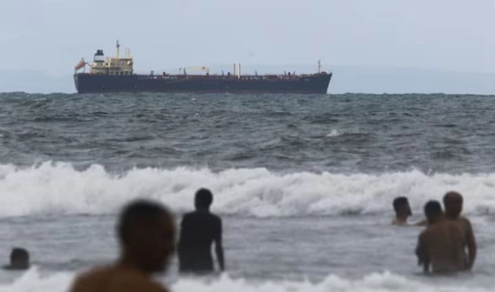 oil-tankers-leave-venezuela-bypassing-us-naval-blockade