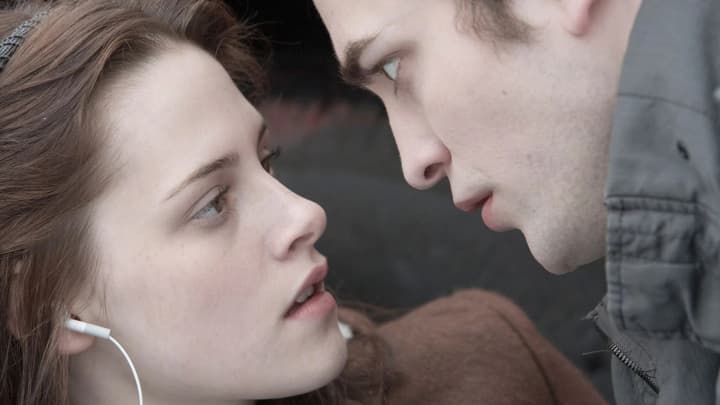 kristen-stewart-says-she-would-love-to-direct-a-twilight-reboot