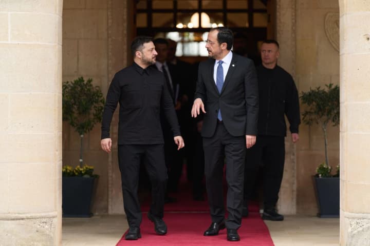 ukraina-stremitsya-za-polgoda-maksimalno-prodvinutsya-s-klasterami-dlya-vstupleniya-zelenskii-obsudil-s-prezidentom-kipra-predsedatelstvo-v-yes