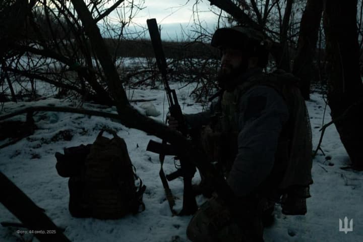 za-sutki-na-fronte-proizoshlo-255-boevikh-stolknovenii-samie-intensivnie-boi-na-pokrovskom-napravlenii