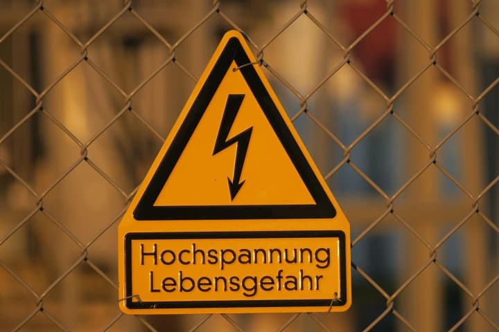 in-germany-unknown-individuals-attempted-to-set-fire-to-a-power-substation-in-erkrath