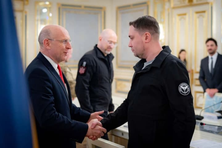 hotuiemo-spilni-dii-ta-rishennia-dlia-posylennia-oboronnykh-spromozhnostei-ukrainy-budanov-pospilkuvavsia-z-hili