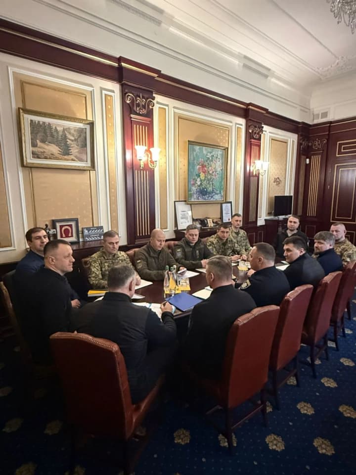 gotovyatsya-resheniya-po-korruptsii-v-ttsk-i-szch-v-voiskakh-budanov-provel-soveshchanie-s-voennim-komandovaniem-i-pravookhranitelyami