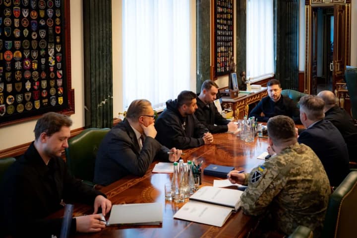 zelenskii-poruchil-sviridenko-i-kachke-soprovozhdenie-i-ekspertizu-budushchikh-soglashenii-mezhdu-ukrainoi-ssha-i-yevropoi