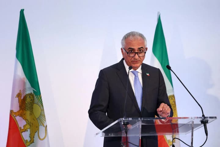 poslannik-trampa-vitkoff-provel-tainie-peregovori-s-iranskim-kronprintsem-rezoi-pekhlevi