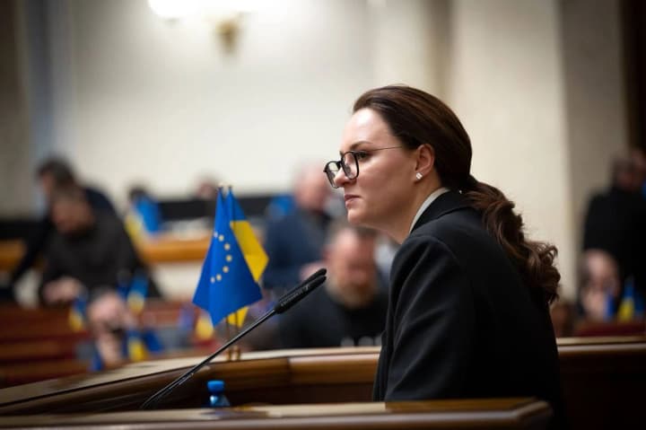 ukraina-imeet-sformirovannie-toplivnie-rezervi-riteil-i-zhilie-raioni-obespechivayut-generatorami-sviridenko