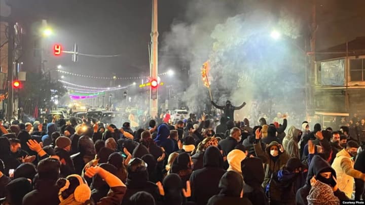 bez-priamoho-vtruchannia-rf-dopomahaie-iranu-prydushuvaty-protesty-zmi