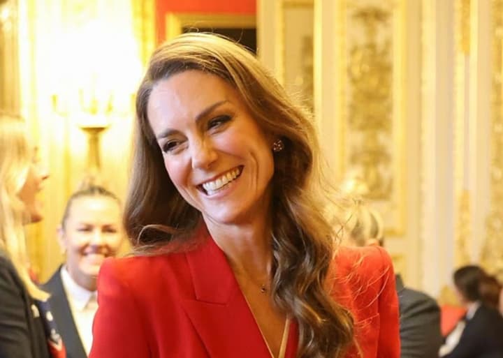 kate-middleton-impressed-fans-by-driving-herself-to-a-reception-at-windsor-castle