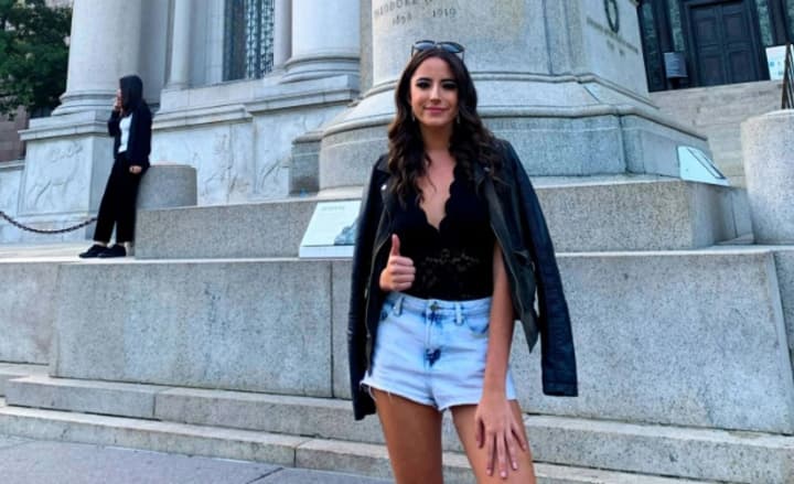 mat-rebenka-maska-podaet-v-sud-na-kompaniyu-xai-iz-za-pornograficheskikh-dipfeikov-sozdannikh-chat-botom-grok