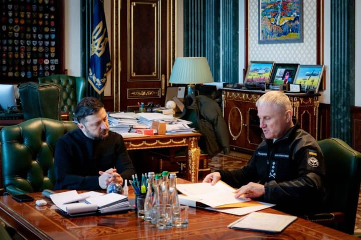 rf-mozhe-hotuvaty-udary-po-obiektakh-shcho-obsluhovuiut-atomni-stantsii-zelenskyi