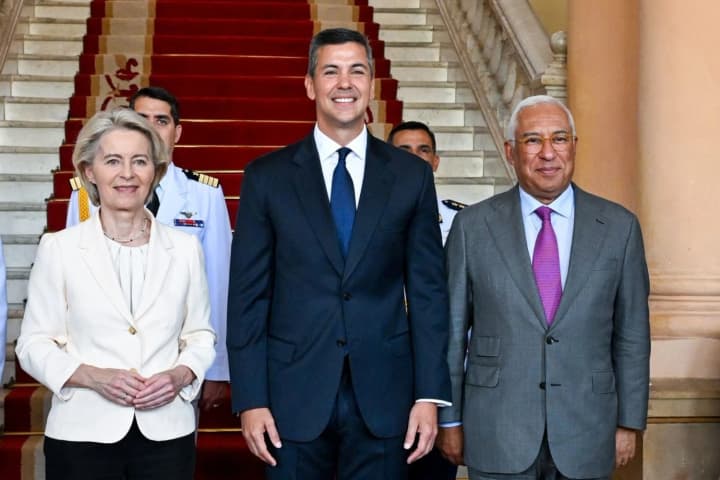 yes-zaklyuchil-istoricheskoe-torgovoe-soglashenie-s-gruppoi-stran-yuzhnoi-ameriki