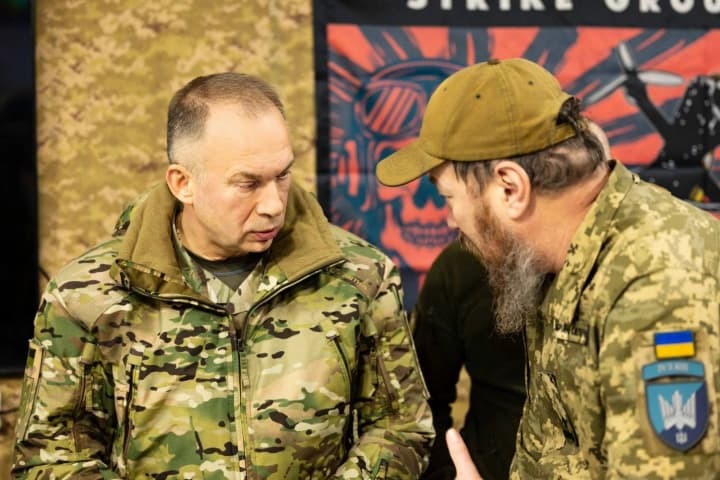 voroh-pidtiahuie-rezervy-do-pokrovska-syrskyi-rozkryv-sytuatsiiu-na-pokrovskomu-napriamku