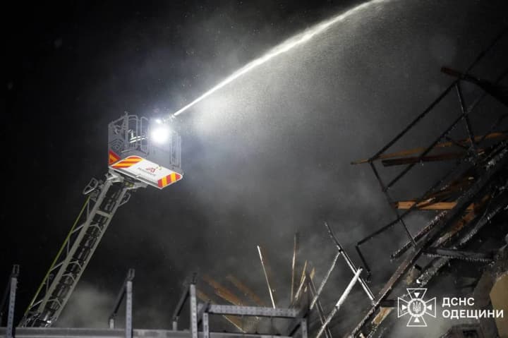 udar-rf-znachno-poshkodyv-enerhetychnyi-obiekt-v-odesi-308-tys-rodyn-bez-svitla-dtek