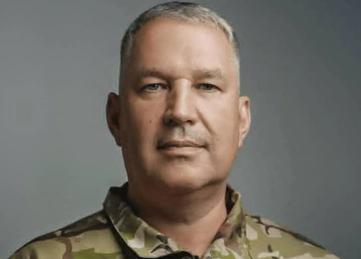 voiuvav-poruch-na-naibilsh-skladnykh-napriamkakh-syrskyi-otsinyv-pryznachennia-polkovnyka-yelizarova-zastupnykom-komanduvacha-povitrianykh-syl