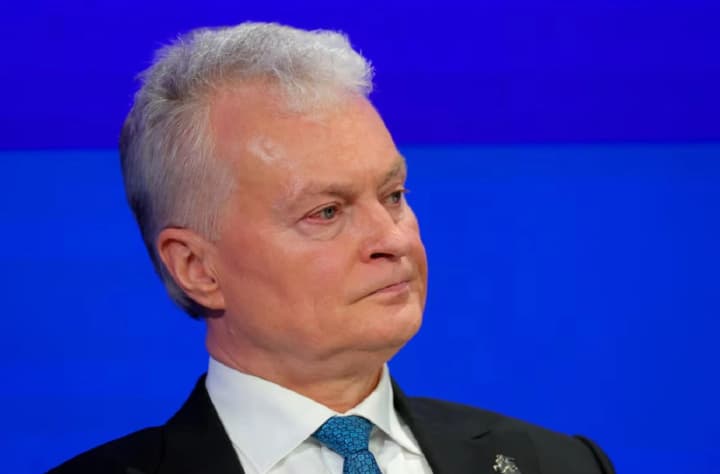 nauseda-superechka-shchodo-hrenlandii-zatmariuie-viinu-v-ukraini-ta-hraie-na-ruku-rosii