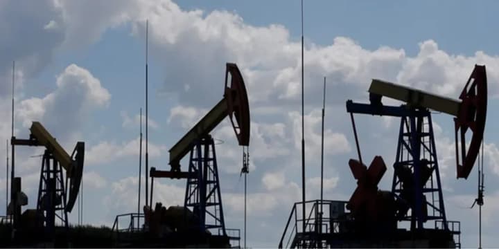 indiia-skorochuie-zakupivli-rosiiskoi-nafty-ta-naroshchuie-import-z-blyzkoho-skhodu-reuters